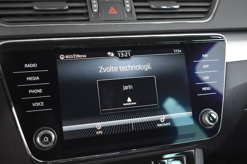 Škoda Superb (2023) 2.0TDI 147kW DSG 4x4,tažné - fotka 17 z 25