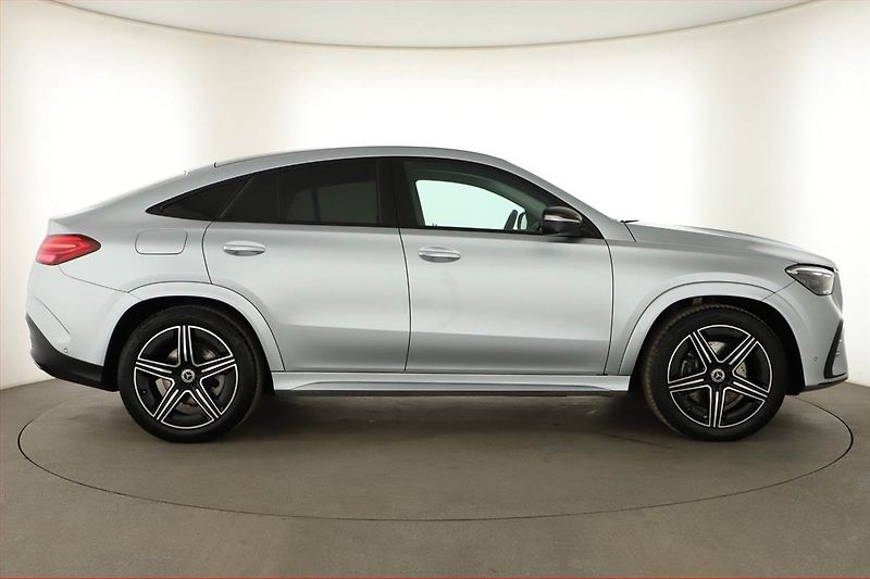 Mercedes-Benz GLE (2024) 300 d 4MATIC, Vzduch, Tažné - fotka 6 z 30