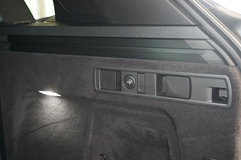 BMW X5 M50d, M Professional, Masáž - fotka 9 z 57