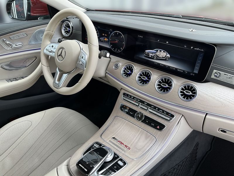 Mercedes-Benz CLS 350d 4MATIC AMG Line - fotka 19 z 23