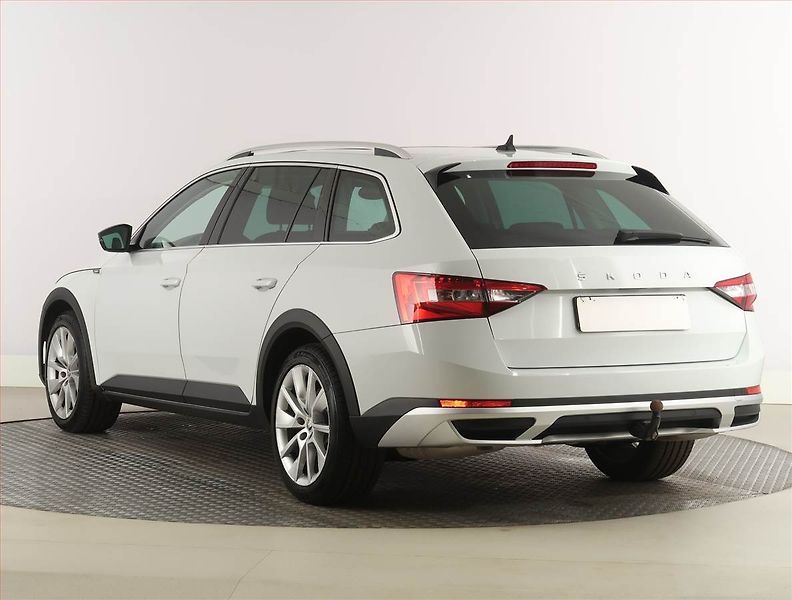 Škoda Superb (2022) Scout 2.0 TSI - fotka 4 z 32
