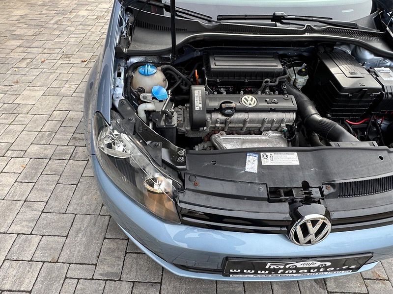 Volkswagen Golf (2010) 1.4 16V TAŽNÉ, SERVISNÍ KNIHA - fotka 30 z 32
