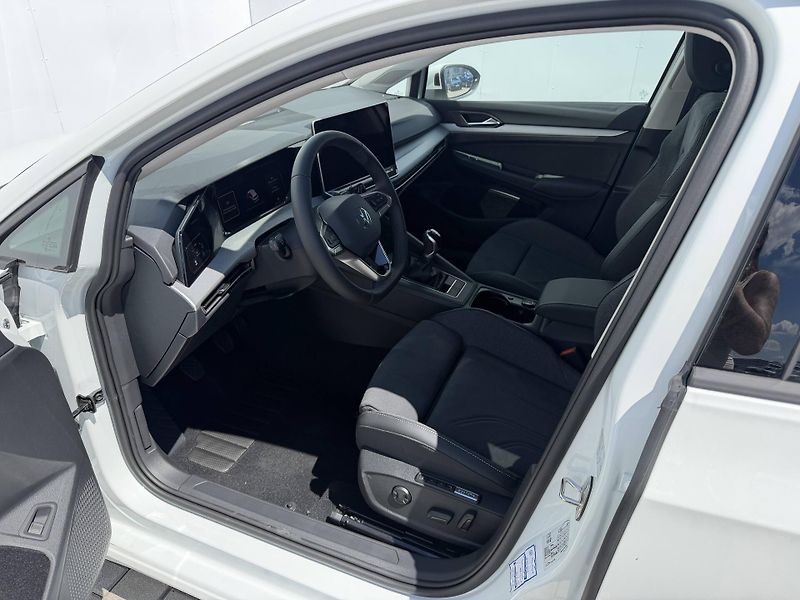 Volkswagen Golf (2026) People 6G 1,5TSI - fotka 5 z 9