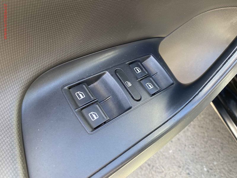 Seat Ibiza (2009) 1.6 16V, Klima - fotka 13 z 16