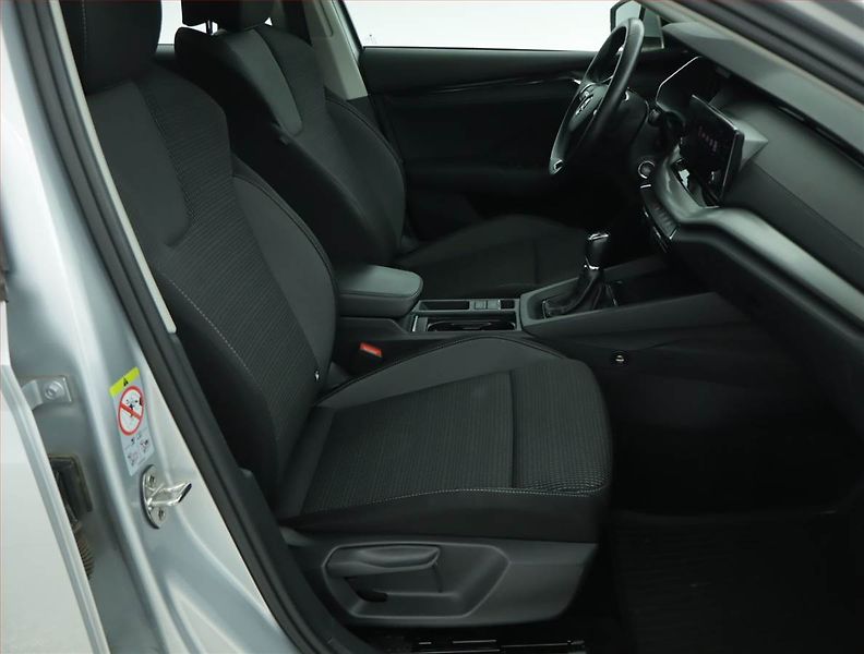 Škoda Octavia (2023) Ambition 2.0 TDI, ČR,1.maj - fotka 9 z 15