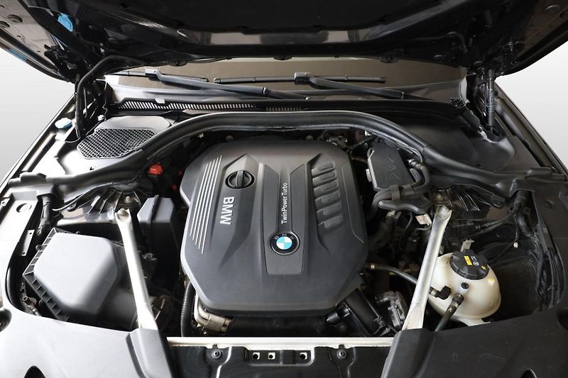 BMW Řada 5 530d xDrive Limousine - fotka 9 z 30