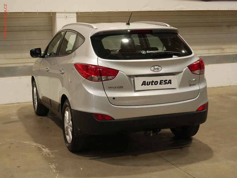 Hyundai ix35 (2011) 1.6GDi, ČR, AC, park.čidla - fotka 4 z 17