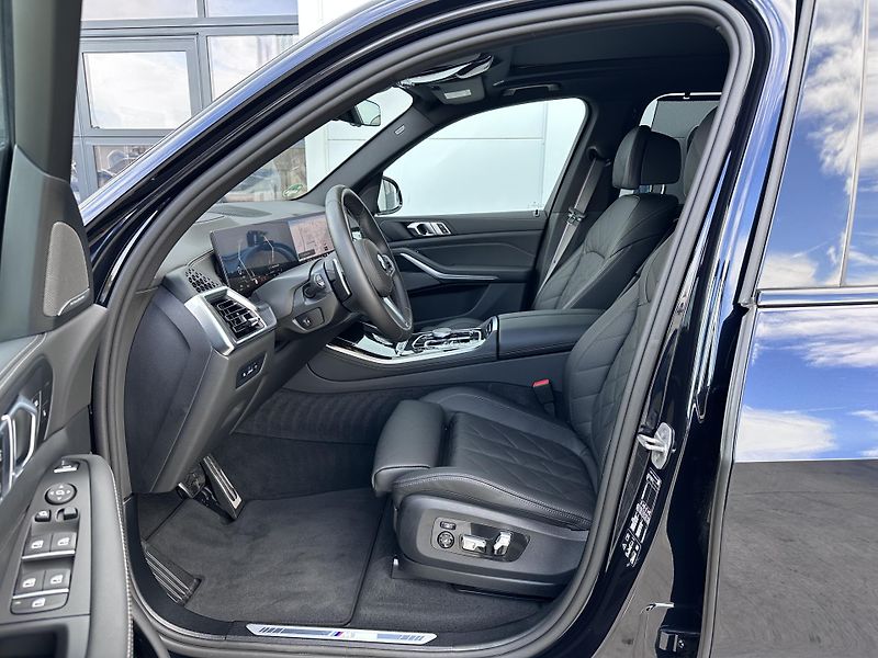 BMW X5 xDrive30d M-Sport PRO - fotka 7 z 34