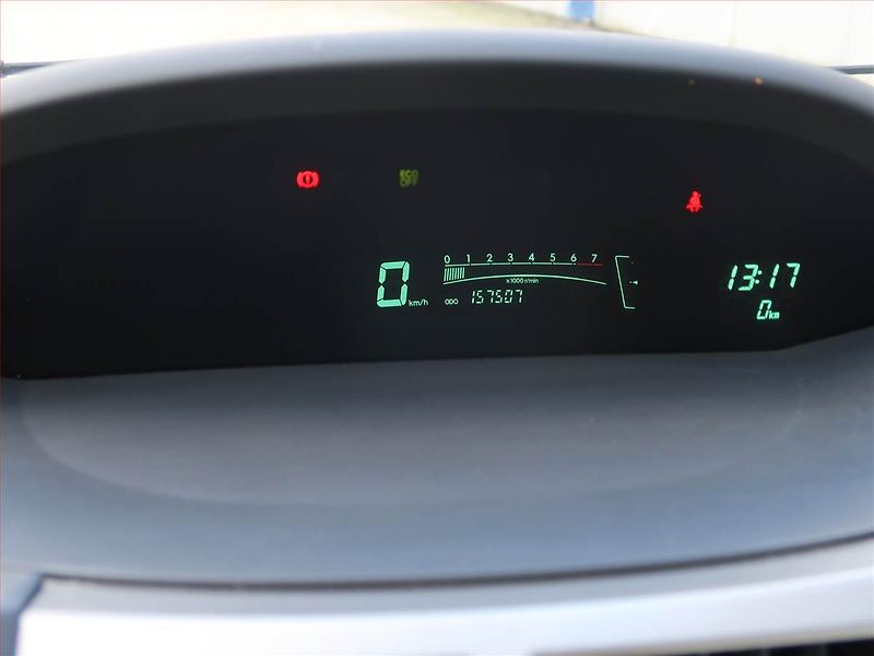 Toyota Yaris (2009) 1.33 Dual VVT-i - fotka 11 z 16