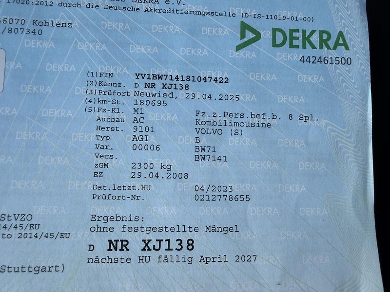 Volvo V70 2.4 D5 KŮŽE NAVIGACE SERVISKA - fotka 34 z 44