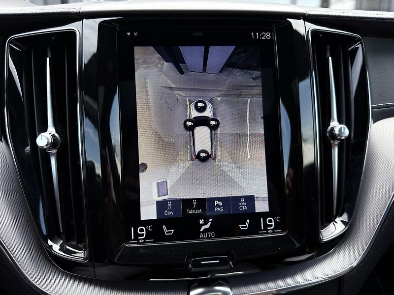 Volvo XC60 T8 AWD POLESTAR engineered - fotka 27 z 52