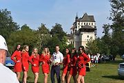 Na zámku Blatná se konala v sobotu 31. srpna 2024 přehlídka výjimečných vozidel Concorso Castle Blatna 2024. Pohár hraběte Hildprandta předával člen rodiny majitelů zámku Stephanos Germenis Hildprandt.