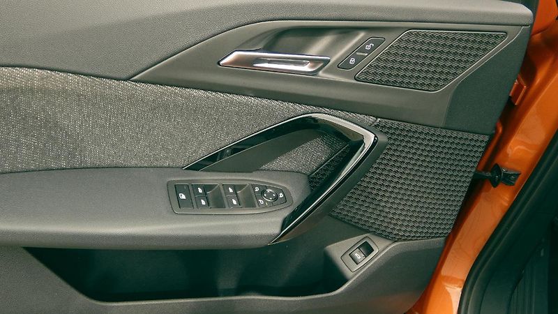 BMW X1 sDrive 18i - fotka 9 z 22