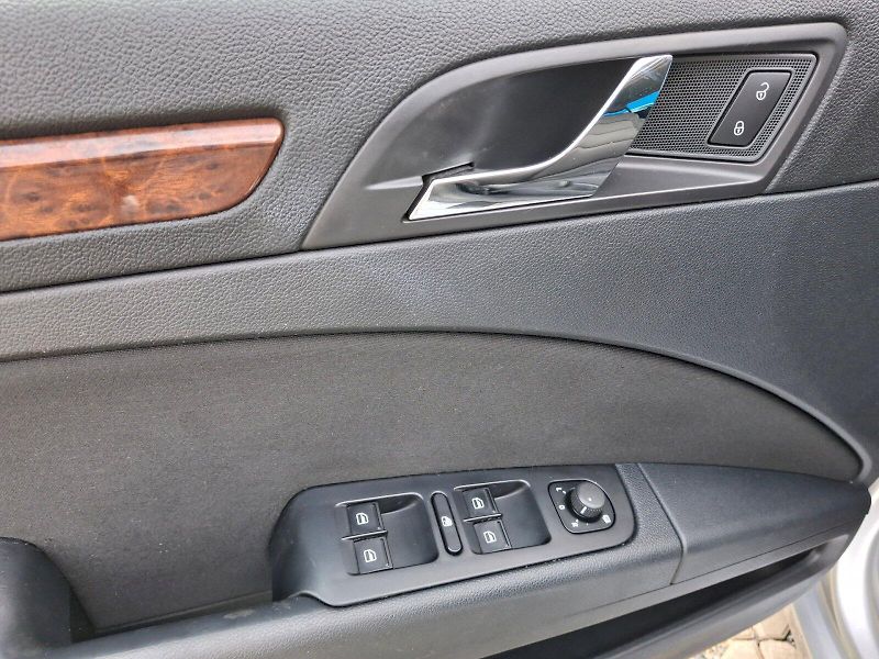 Škoda Superb (2012) Combi Elegance 2,0TDi 125kW DS - fotka 26 z 33