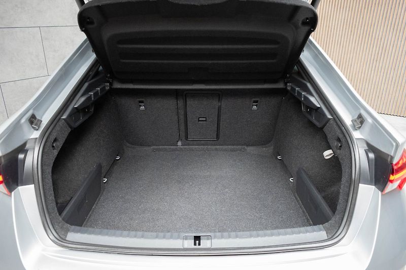 Škoda Octavia RS 2.0 TDI 147kW 4x4*DPH*ČR 1M - fotka 32 z 33
