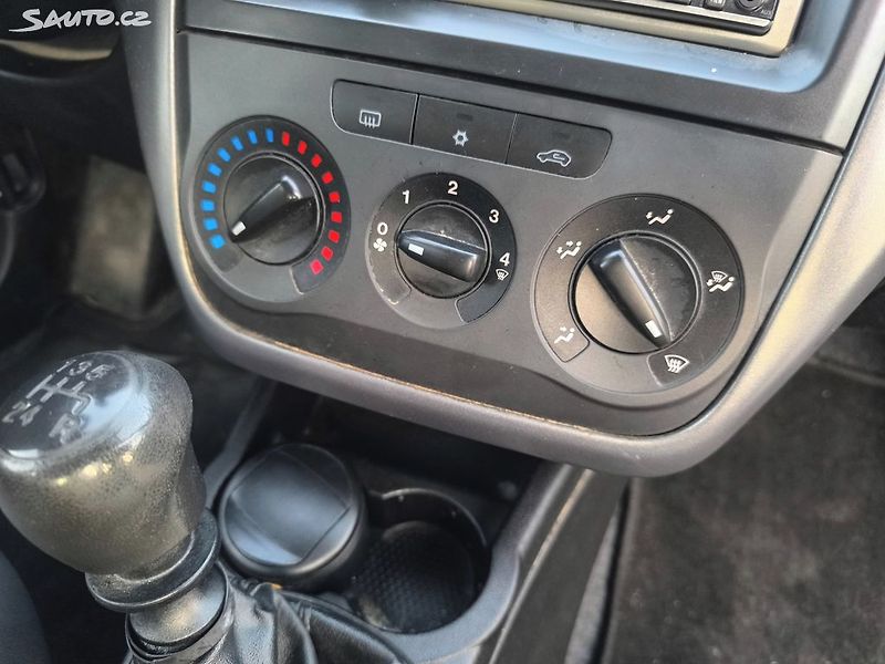 Fiat Punto KRASNE, KLIMA,SERVISKA,95T.KM - fotka 10 z 22