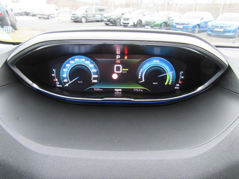 Peugeot 3008 (2021) ALLURE PG Hybrid 225k e-EAT8 - fotka 13 z 24