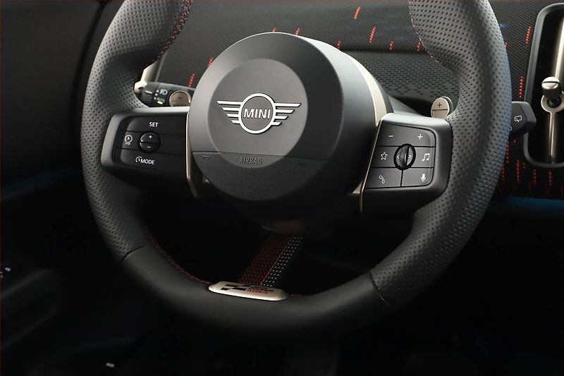 Mini Countryman (2025) S All4, JCW, HUD, Navigace - fotka 26 z 26