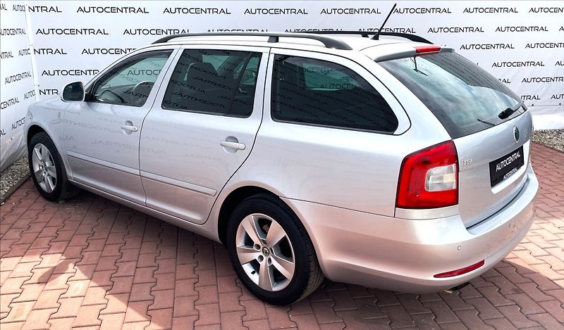 Škoda Octavia 1,4 tsi Style 90kw 1.majitel - fotka 6 z 21