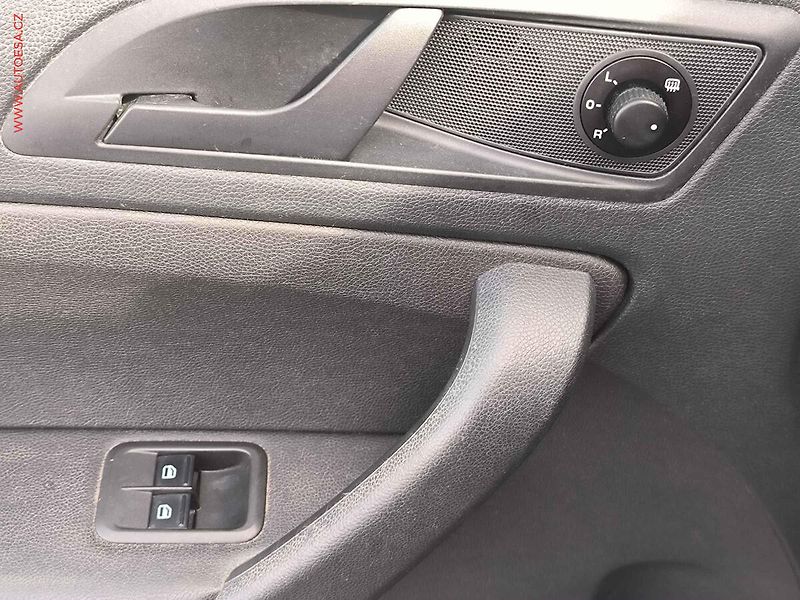 Škoda Yeti (2012) 1.2 TSi, Active, park. čidla - fotka 13 z 15
