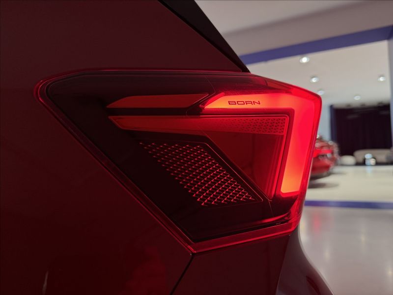 Cupra Born 150kW LED Kamera Tepelko - fotka 46 z 47