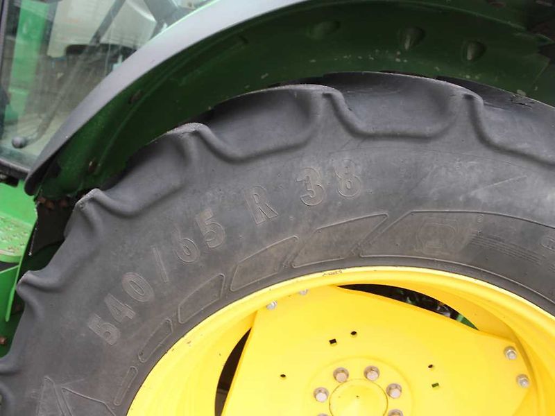 John Deere 5125R - fotka 19 z 19