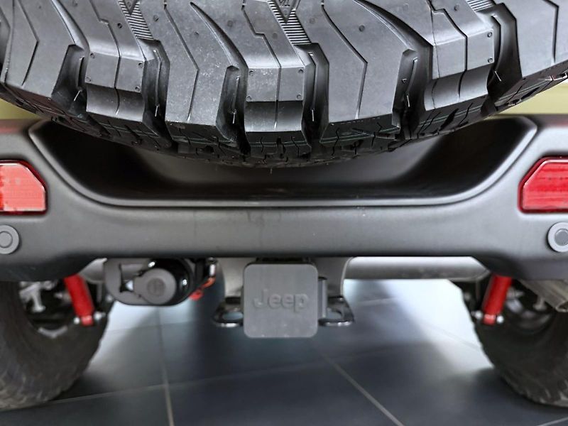 Jeep Wrangler (2026) Unlimited 3,6 V6 290k AT8 Rubi - fotka 8 z 24
