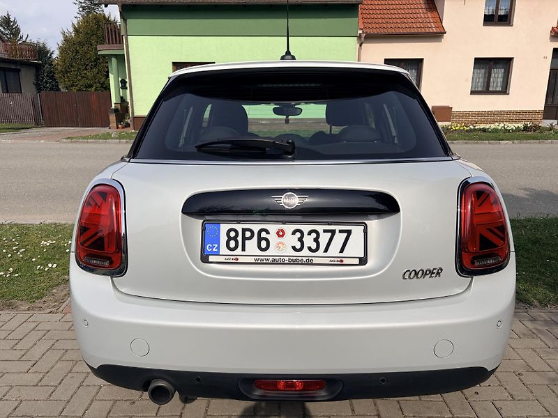 Mini Cooper 1.5 TURBO 100kW LED REZERVACE - fotka 5 z 38