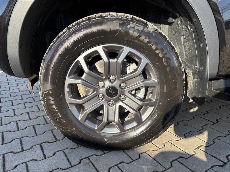 Ford Ranger 3,0 EcoBlue 177 kW V6 Wildtrak - fotka 9 z 47