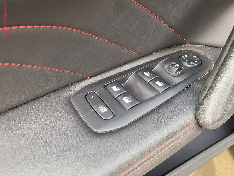 Peugeot 308 (2021) 1.2 PT, GT, AT, LED, panor - fotka 13 z 18