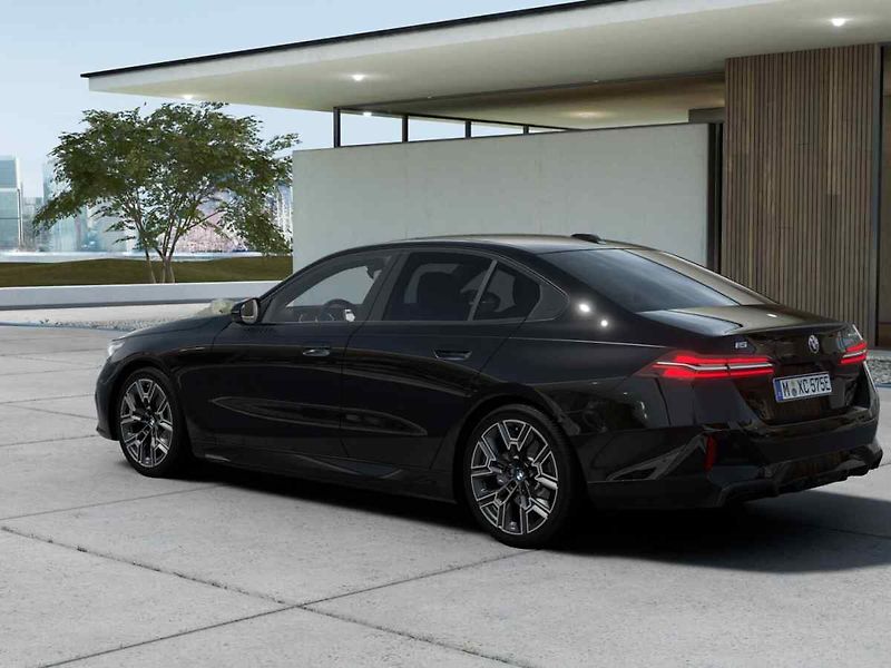 BMW i5 (2026) - fotka 2 z 10