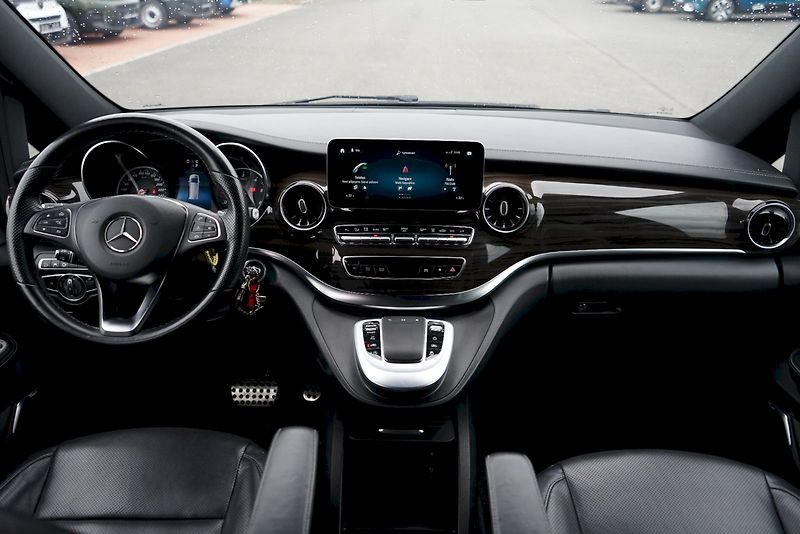 Mercedes-Benz Třídy V (2021) V 300d L Auto 4MATIC 7-míst We - fotka 8 z 25