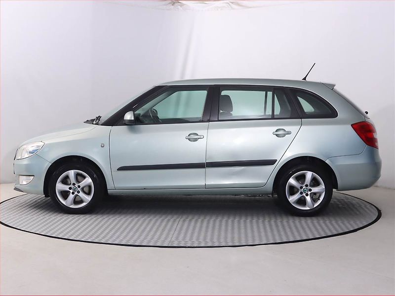 Škoda Fabia (2012) 1.2 TSI, Automat, po STK - fotka 3 z 19