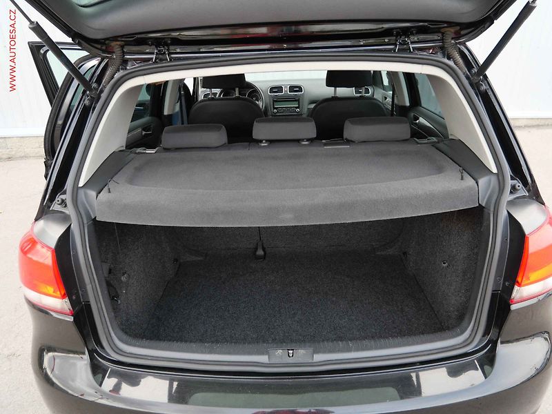 Volkswagen Golf (2010) 1.2 TSi, 1.maj,ČR, Trendline - fotka 7 z 15