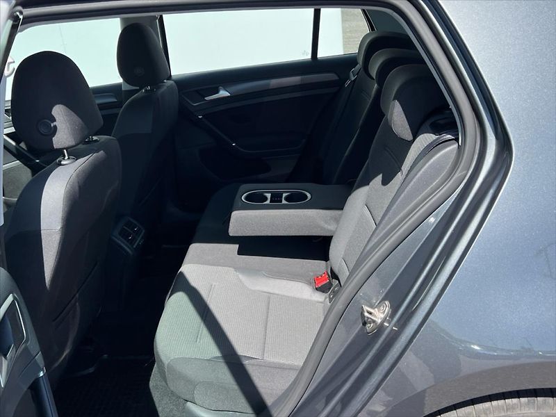 Volkswagen Golf 1,0 TSi 81kW COMFORTLINE  7 FL - fotka 13 z 22