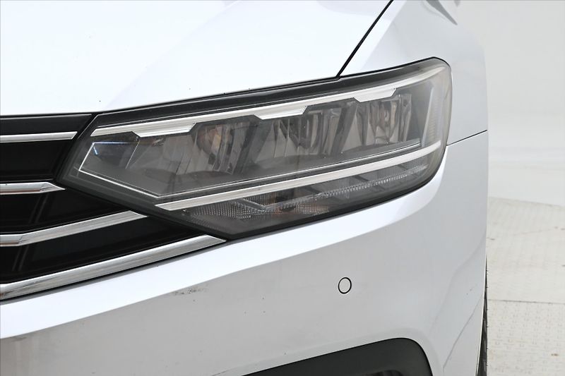 Volkswagen Passat 2,0 TDI 110kW Business Záruka - fotka 30 z 32