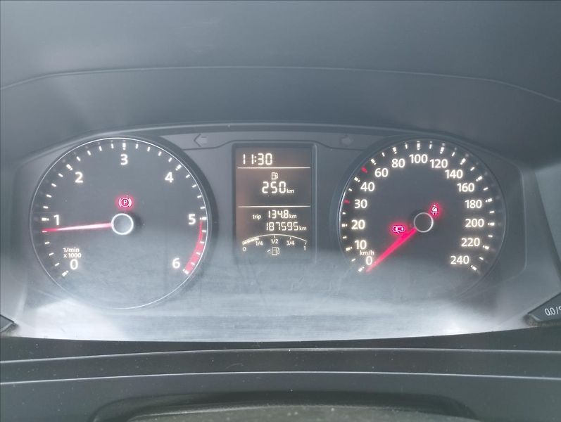 Volkswagen Transporter 2,0 62KW - fotka 13 z 16