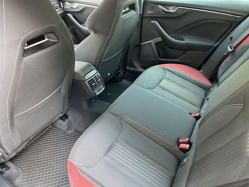 Škoda Kamiq (2021) 1.5 TSI Monte Carlo - fotka 9 z 38
