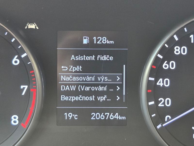 Hyundai i30 1.5i COMFORT LED KAMERA NAVI - fotka 16 z 41