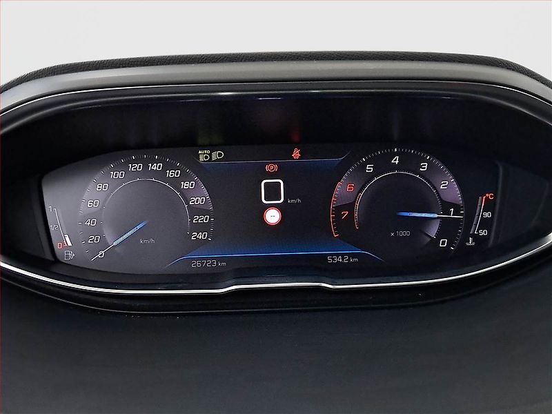 Peugeot 3008 (2023) 1.2 PureTech - fotka 11 z 18