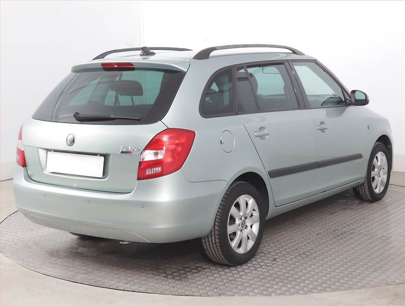 Škoda Fabia (2011) Ambiente 1.2 TSI, Serv.kniha - fotka 5 z 15