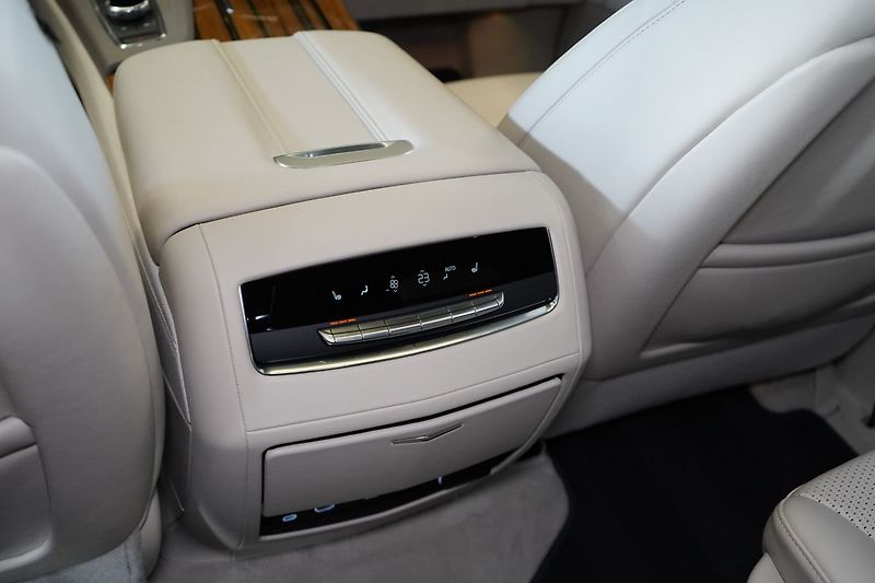 Cadillac Escalade Sport Platinum - fotka 29 z 54