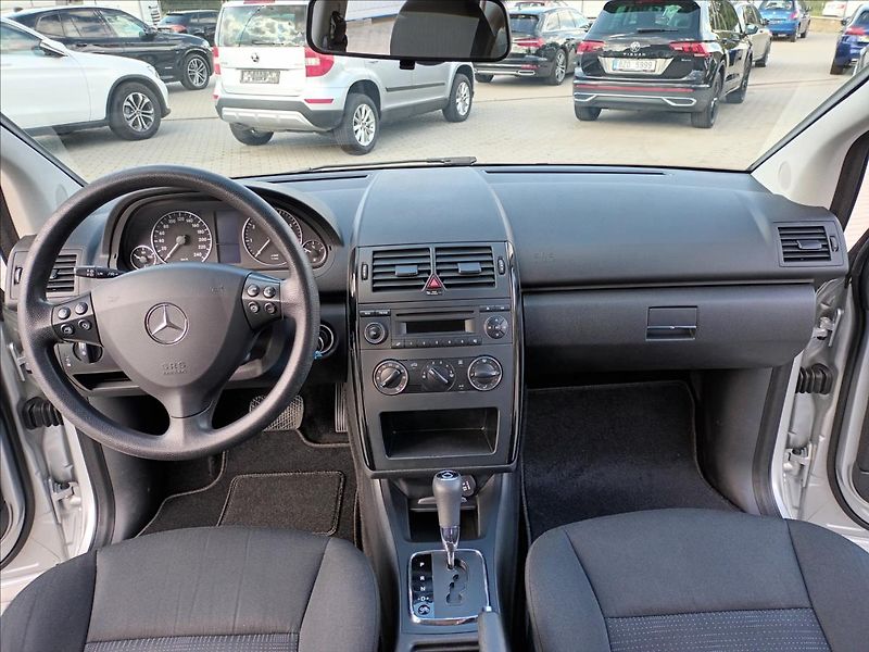 Mercedes-Benz Třídy A 1,5 160i,70kw,KLIMA,AUTOMAT - fotka 11 z 37