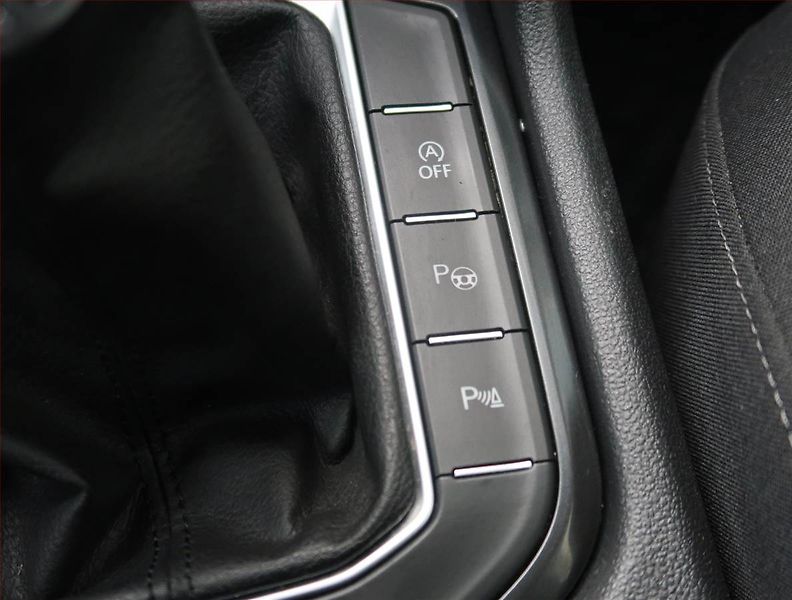 Volkswagen Tiguan (2020) 1.5 TSI, ČR,1.maj, Serv.kniha - fotka 17 z 23