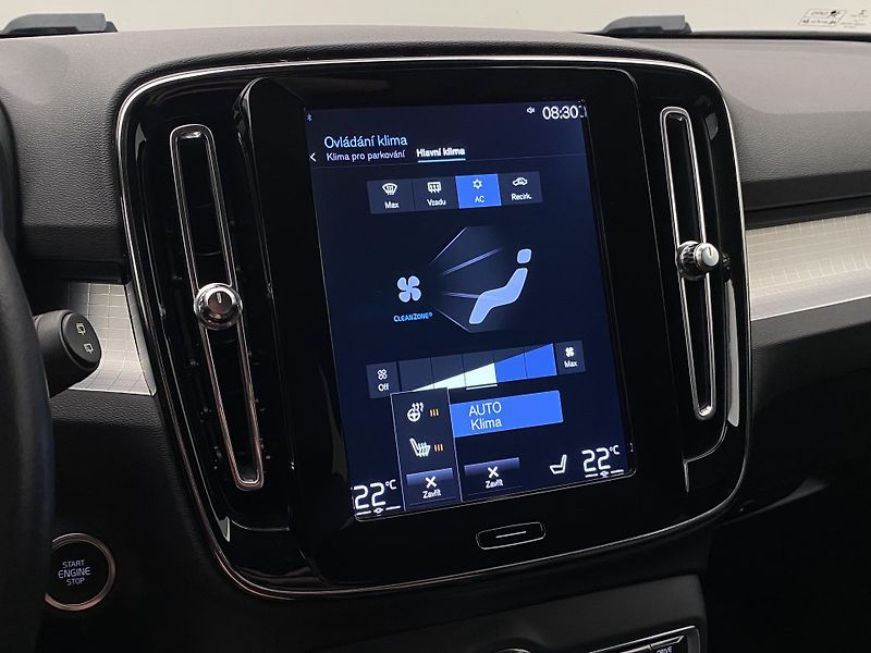 Volvo XC40 T5 AWD MOMENTUM AUT - fotka 40 z 45
