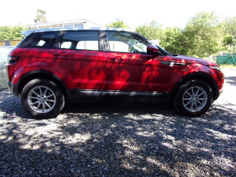 Land Rover Range Rover Evoque (2014) 2.2D 4X4 110kW NÁJEZD 140 000 - fotka 4 z 21