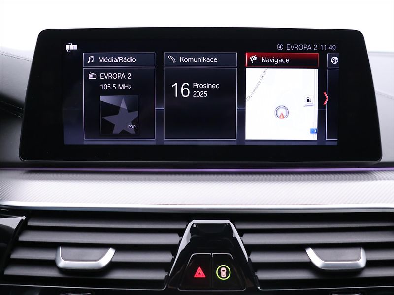 BMW M5 4,4 V8 441kW xDrive Individual - fotka 29 z 46
