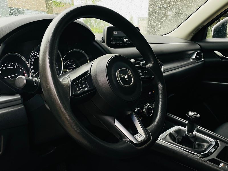 Mazda CX-5 2.0i MANUÁL SERVISKA TAŽNÉ 2WD - fotka 25 z 35
