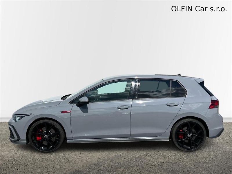 Volkswagen Golf 2,0 TSi 180kW 7DSG  REZERVACE - fotka 10 z 28