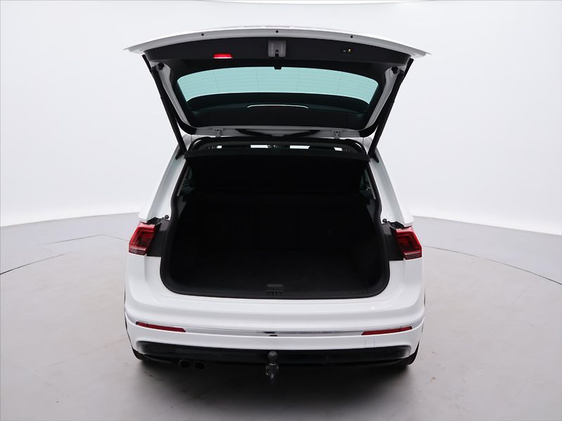Volkswagen Tiguan 1,4 TSI DSG R-line matrix virt - fotka 9 z 36